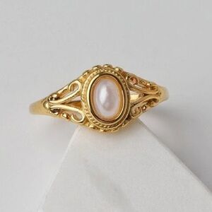Vintage-Style Gold Pearl Ring | Oval Pearl Filigree Ring
